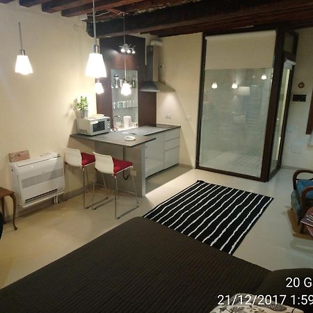 Suite Apartment San Marco 1825 Veneza Exterior foto