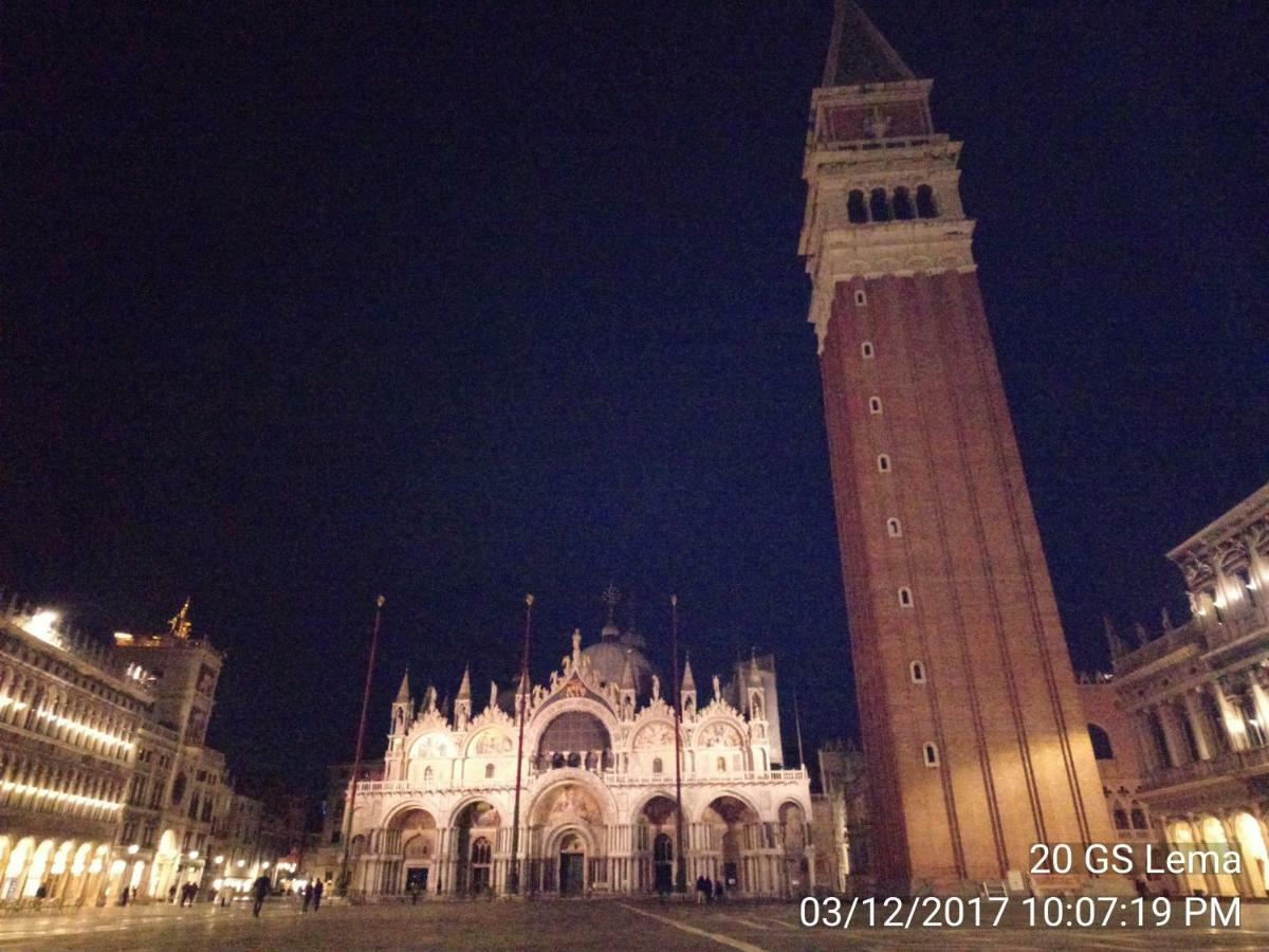 Suite Apartment San Marco 1825 Veneza Exterior foto